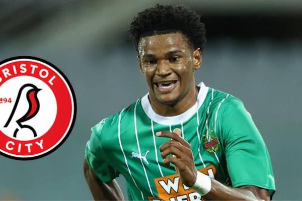 Foot : Fally Mayulu s'engage à Bristol city et devient le plus grand
